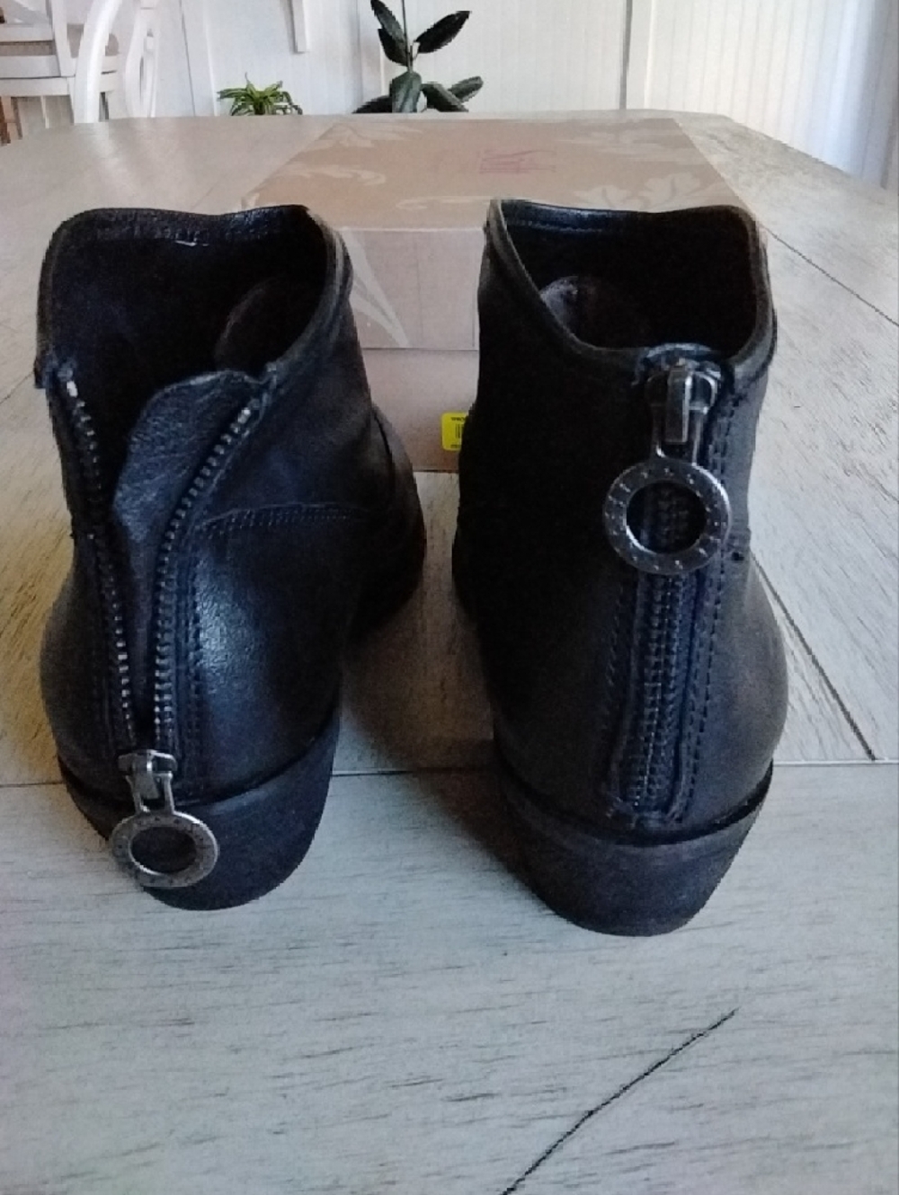NWT Sofft Aisley Black Leather Ankle Booties with Back Zip, Size 9. - Picture 4 of 6